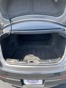 Used 2018 Ford Taurus SEL image 9