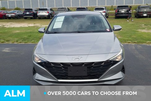 Used 2023 Hyundai Elantra SEL image 3