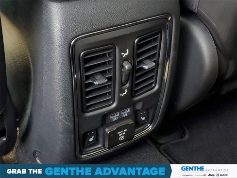 Used 2019 Jeep Grand Cherokee Limited w/ Luxury Group II image 27