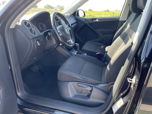 Used 2013 Volkswagen Tiguan S image 3