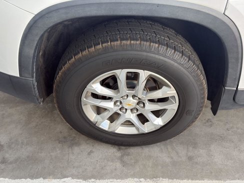 Used 2018 Chevrolet Traverse LT image 6