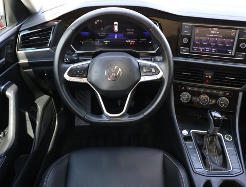 Used 2023 Volkswagen Jetta SE image 9