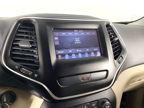 Used 2019 Jeep Cherokee Latitude w/ Popular Appearance Group image 26