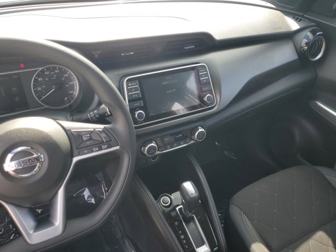 Certified 2020 Nissan Kicks SV image 23