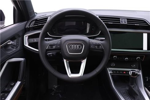 New 2025 Audi Q3 2.0T Premium image 14