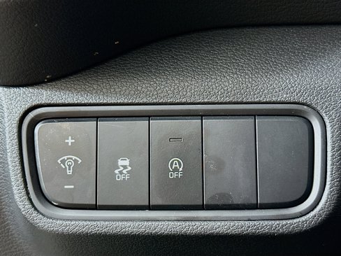 Used 2023 Kia Soul LX w/ LX Technology Package image 17