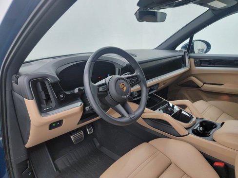 Used 2024 Porsche Cayenne S image 4