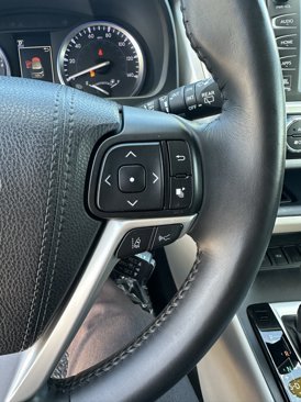 Used 2018 Toyota Highlander Limited image 19