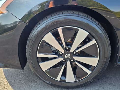 Used 2022 Nissan Altima 2.5 SV image 11