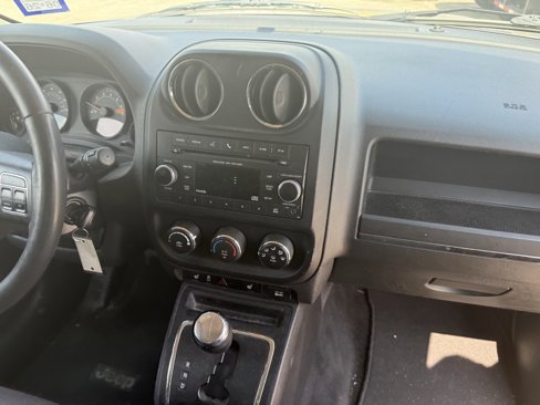 Used 2017 Jeep Patriot Latitude image 21