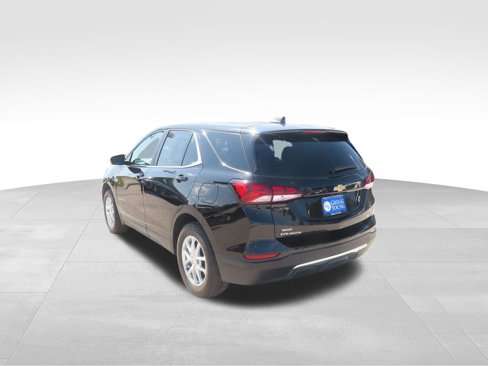Used 2023 Chevrolet Equinox LT w/ Driver Convenience Package image 3