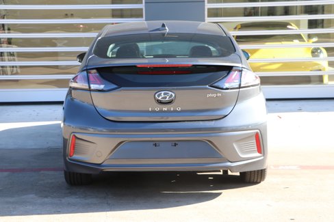 Used 2020 Hyundai Ioniq SE image 12