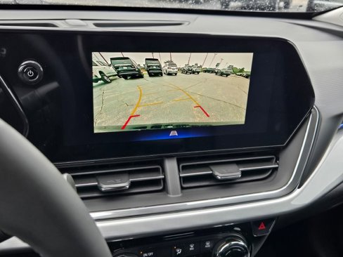New 2025 Chevrolet Trax LT w/ Driver Confidence Package image 24