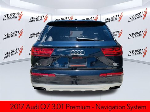 Used 2017 Audi Q7 3.0T Premium image 4