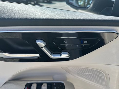 Used 2025 Mercedes-Benz C 300 Sedan image 20