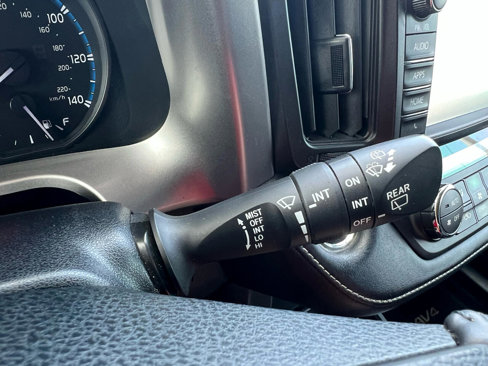 Used 2018 Toyota RAV4 XLE Premium image 23