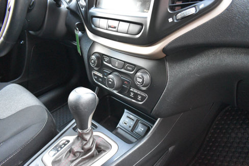 Used 2014 Jeep Cherokee Latitude image 24