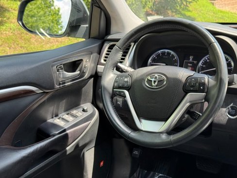 Used 2016 Toyota Highlander Limited image 13