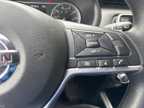 Used 2020 Nissan Kicks SV image 17