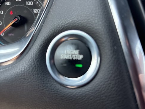 Used 2022 Chevrolet Traverse LT image 17