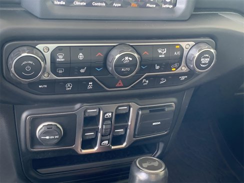 Used 2020 Jeep Wrangler Unlimited Sahara image 34