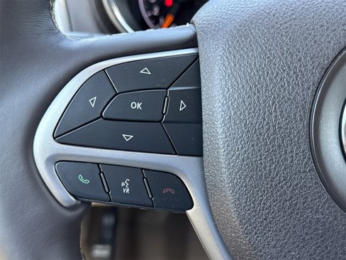 Used 2018 Jeep Grand Cherokee Overland image 15