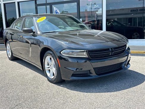 Used 2022 Dodge Charger SXT image 2