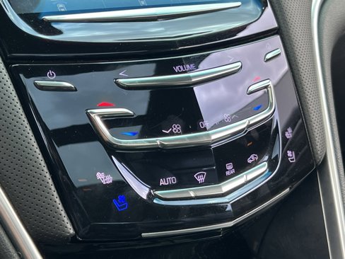 Used 2018 Cadillac XTS Platinum image 28
