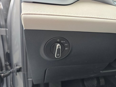 New 2025 Volkswagen Taos SE image 26