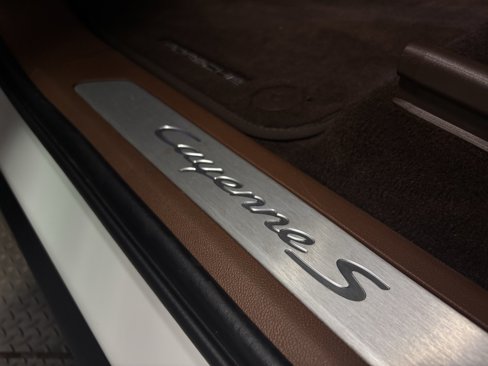 Certified 2023 Porsche Cayenne S image 10