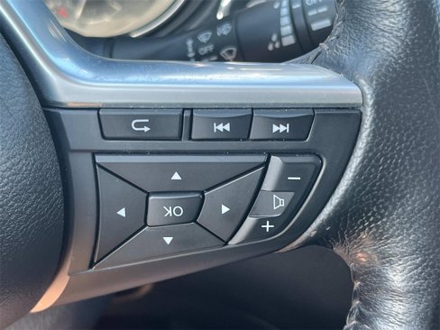 Used 2019 Nissan Rogue SV image 27