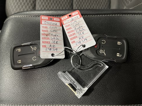 Used 2019 GMC Acadia SLE image 26