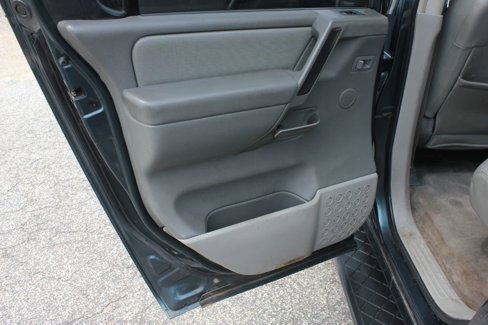 Used 2004 Nissan Armada LE w/ (SR2) Sunroof Pkg (LE) image 38