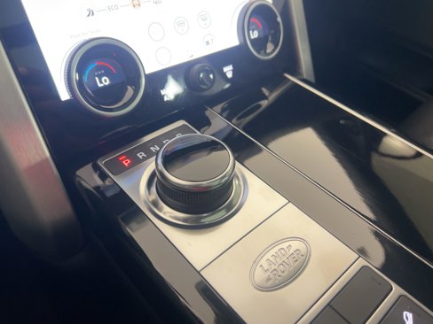 Used 2020 Land Rover Range Rover HSE image 17