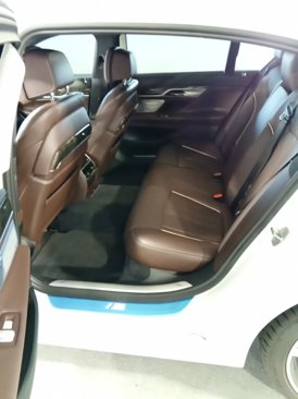 Used 2017 BMW 750i image 11