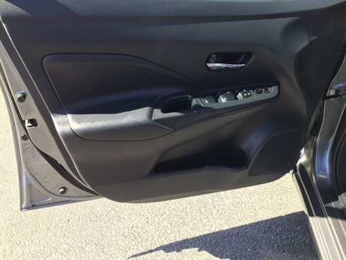 Used 2023 Nissan Versa SV image 7