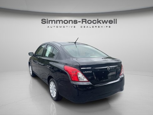 Used 2019 Nissan Versa S image 7