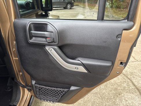 Used 2015 Jeep Wrangler Unlimited Sport image 19