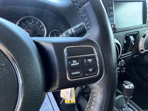 Used 2017 Jeep Wrangler Unlimited Sahara w/ Connectivity Group image 18