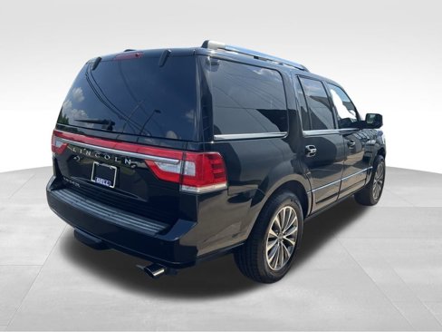Used 2017 Lincoln Navigator Select image 7