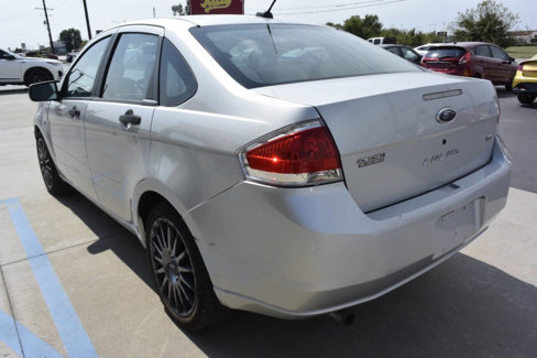 Used 2009 Ford Focus SE image 3