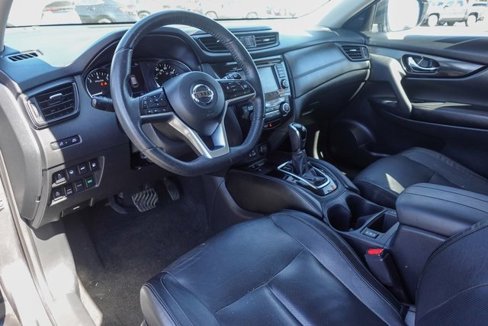 Used 2019 Nissan Rogue SL w/ Premium Package image 12