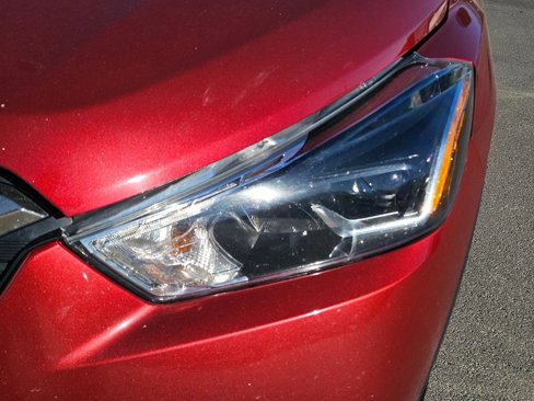 Used 2019 Nissan Kicks SR w/ SR Premium Package image 12