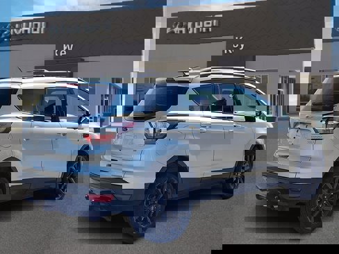 Used 2017 Ford Escape Titanium image 4