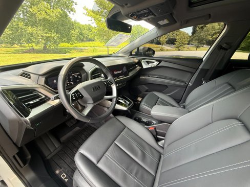 Used 2024 Audi Q4 e-tron Premium Plus image 13