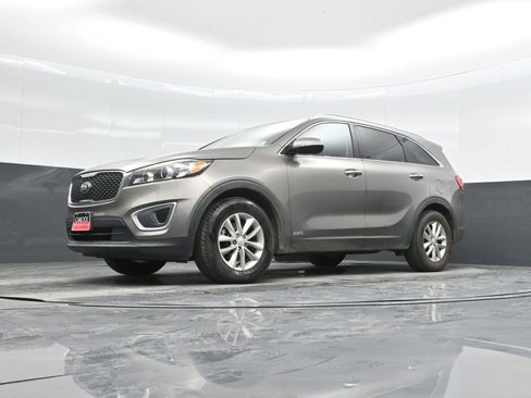 Used 2018 Kia Sorento LX image 41
