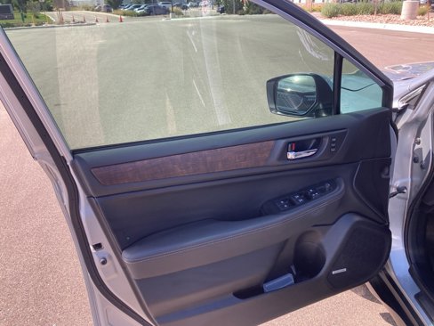 Used 2016 Subaru Outback 3.6R Limited image 9