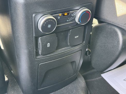 Used 2022 Ford Explorer XLT image 13