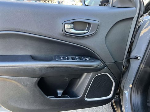 Used 2019 Jeep Compass Limited image 18
