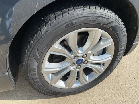 Used 2022 Ford Edge Titanium w/ Equipment Group 301A image 17